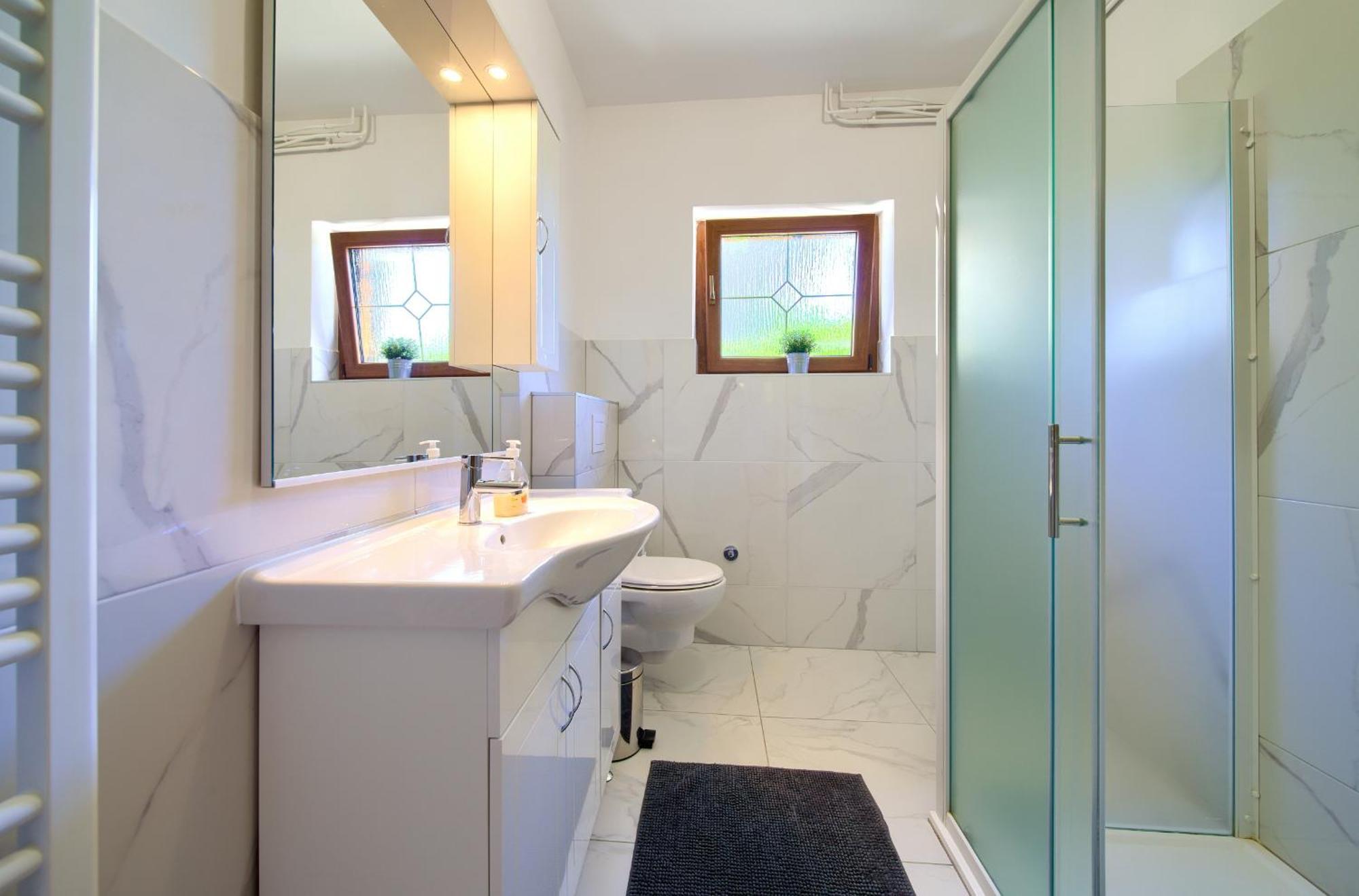 Apartment Bazina - Airconditioning, Parking, 500M From The Beach Krk Town Buitenkant foto
