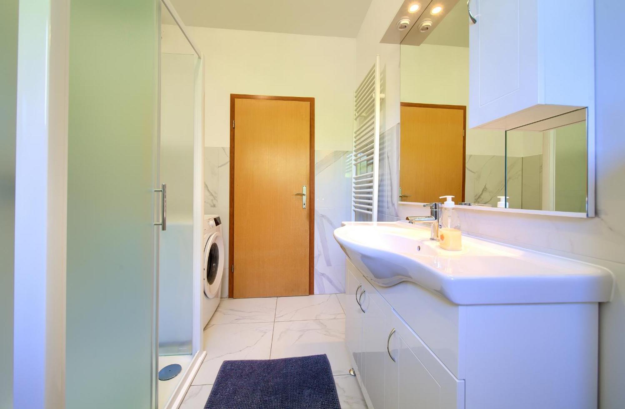 Apartment Bazina - Airconditioning, Parking, 500M From The Beach Krk Town Buitenkant foto