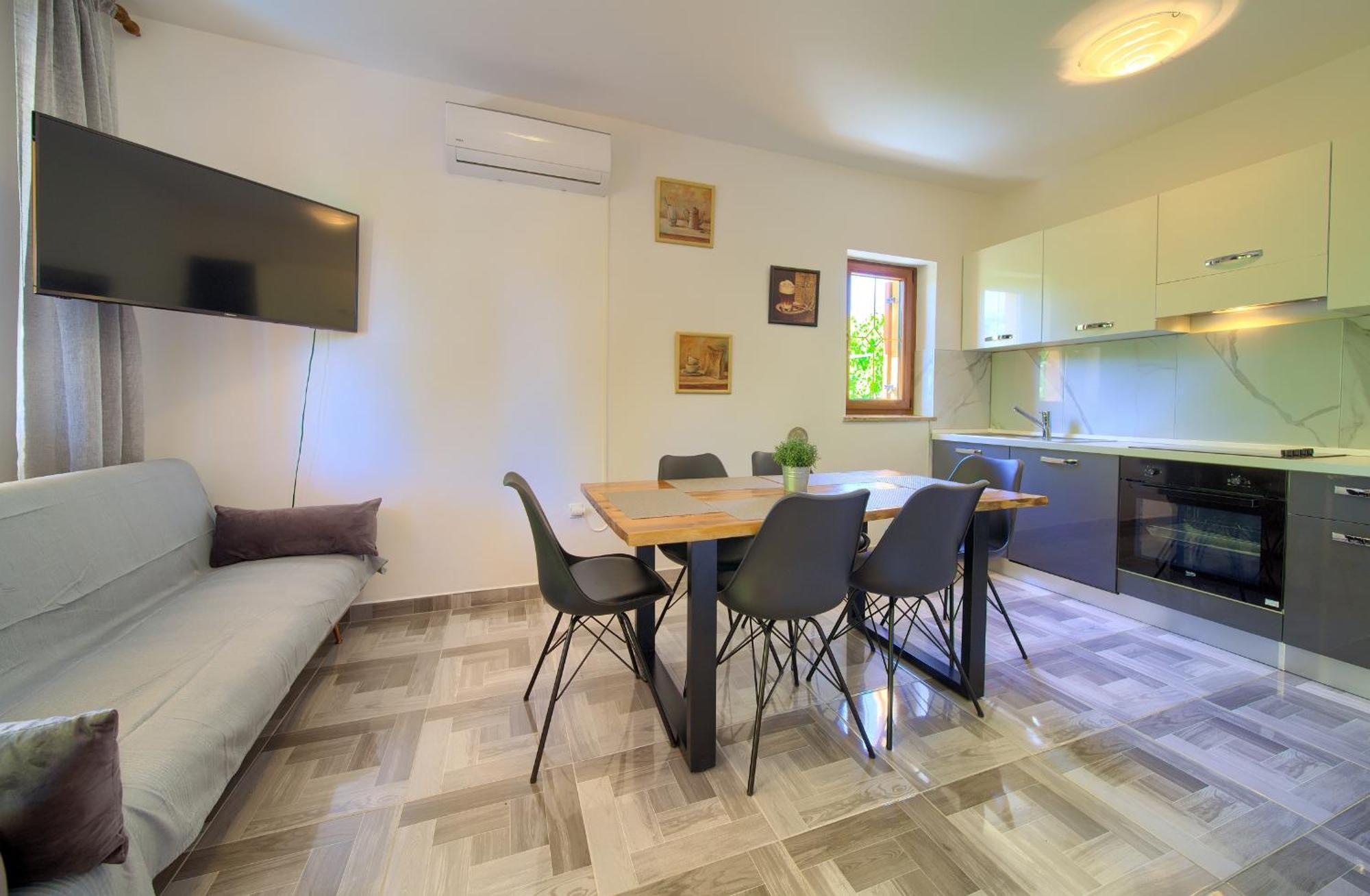 Apartment Bazina - Airconditioning, Parking, 500M From The Beach Krk Town Buitenkant foto